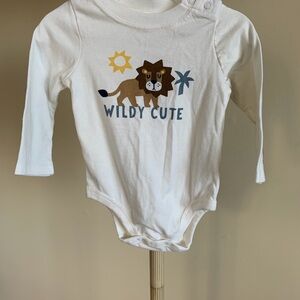 💰10/$50💰Size 12 Months Garanimals White Wildly Cute Lion Bodysuit